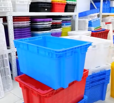 深圳胶箱:一看*比木质卡板**